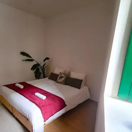 Mezzanine 4 아파트