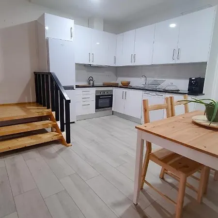 Mezzanine 4 아파트