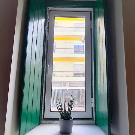Mezzanine 4 *